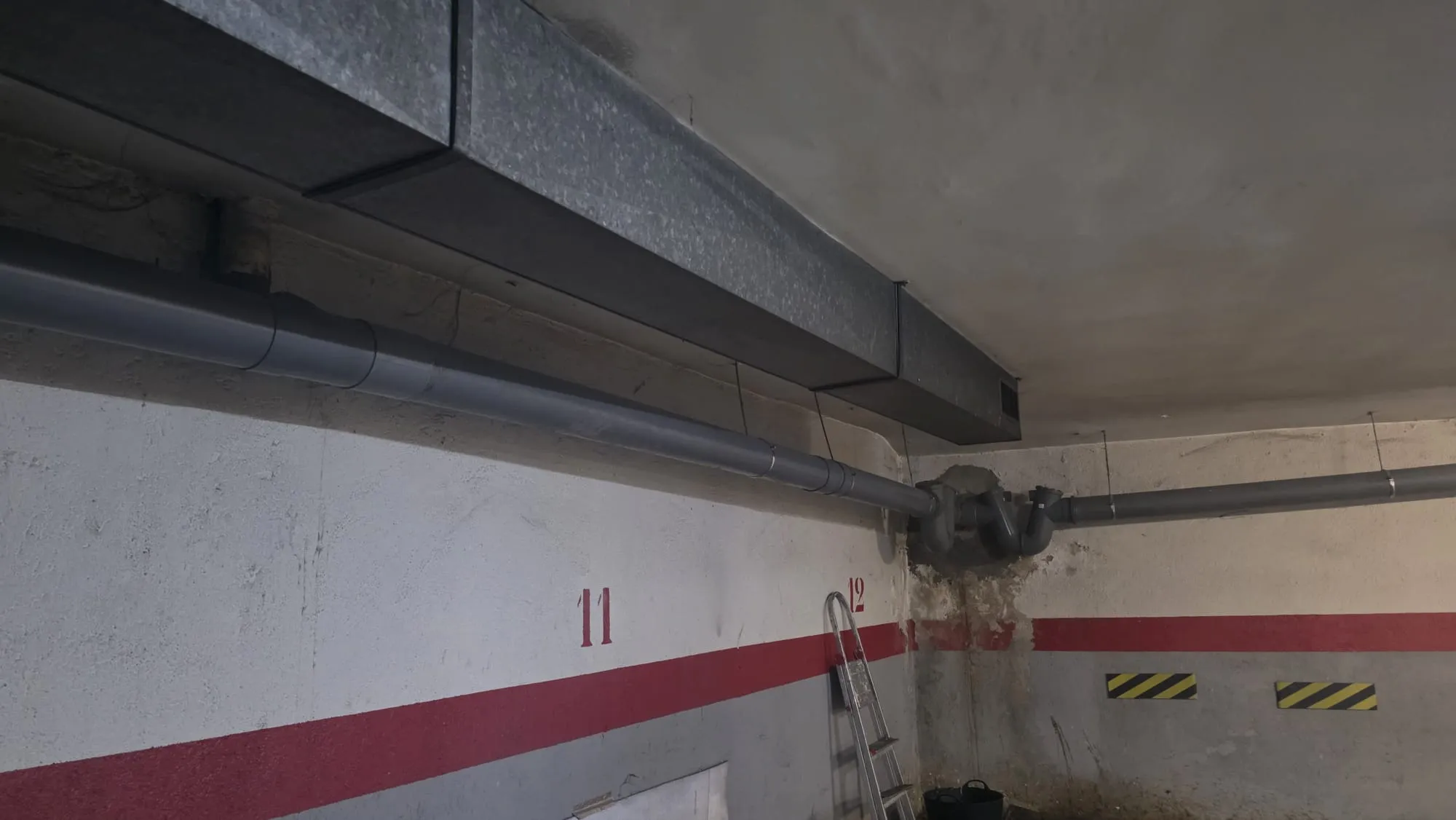 Sustitución de bajantes de PVC en un edificio de Barcelona
