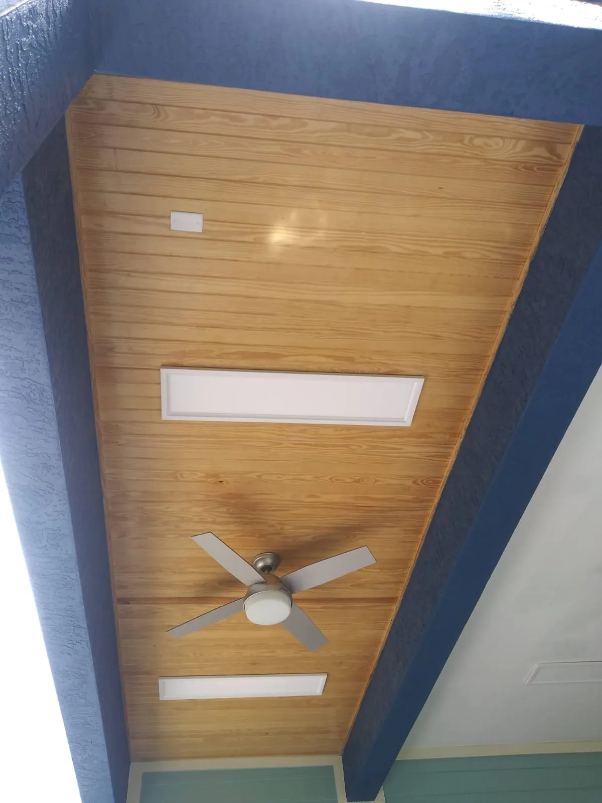 Carpintería de madera restaurada