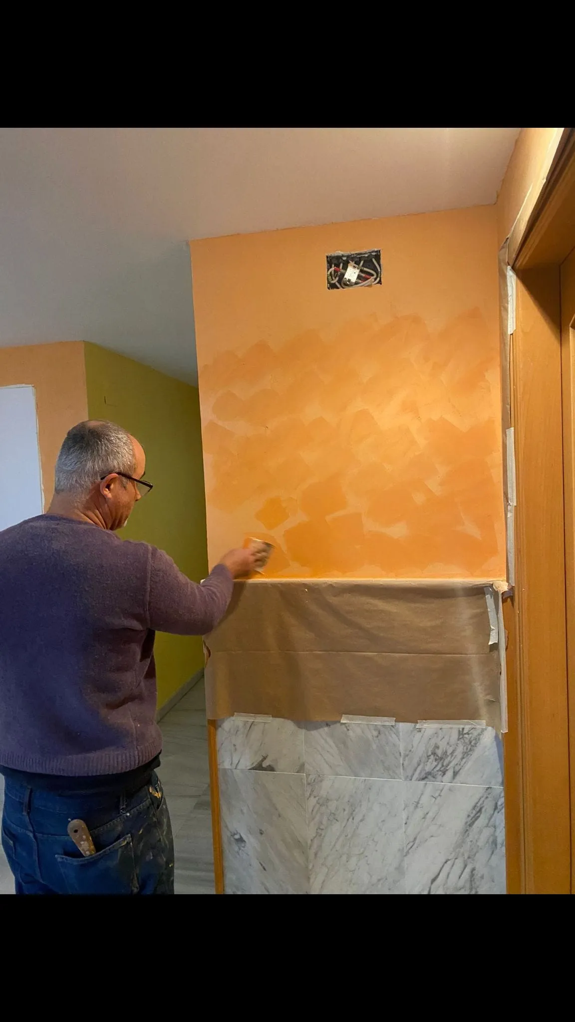 Acabado de pintura en vivienda